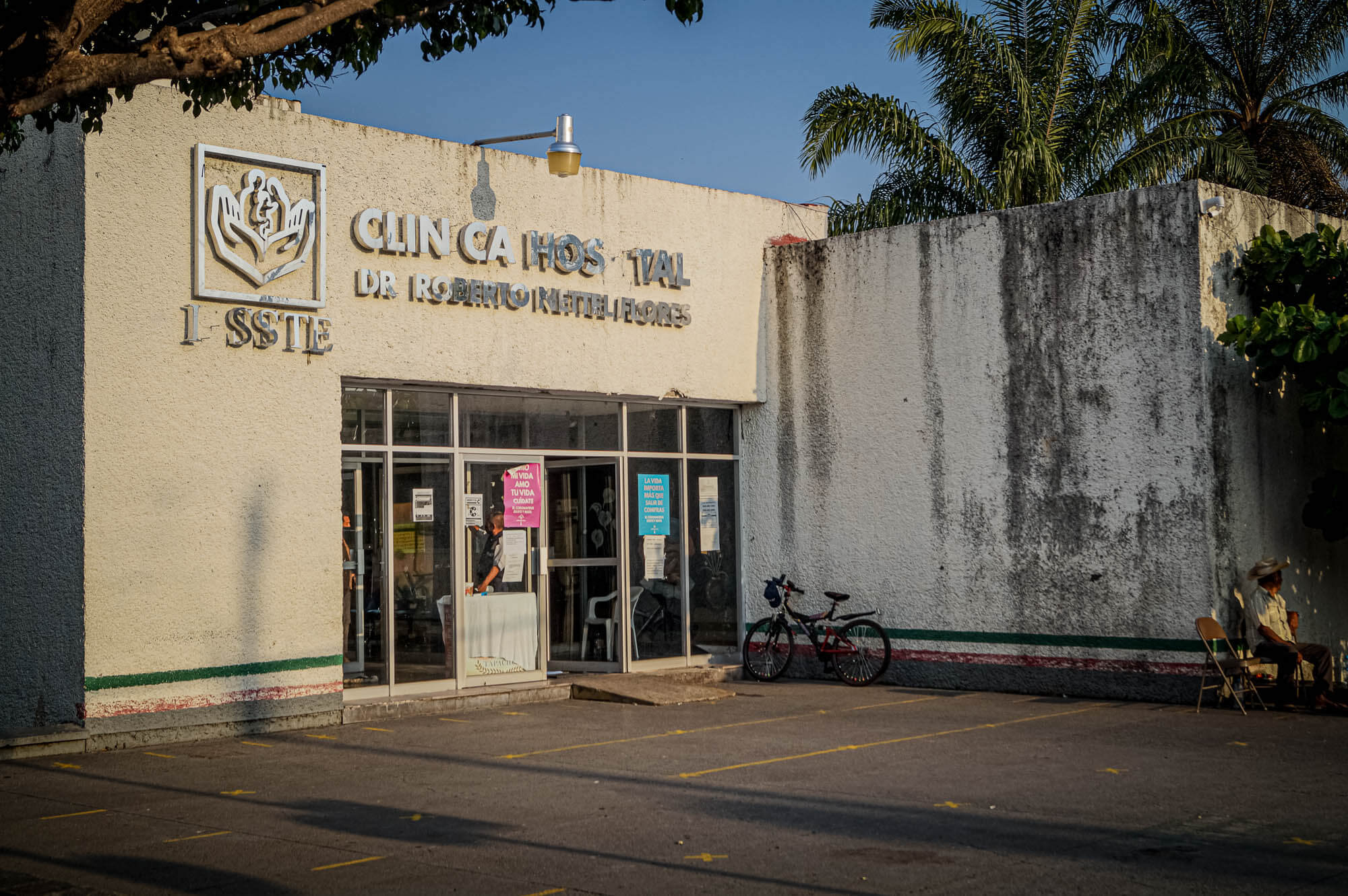 Policía montada reprime al MRM